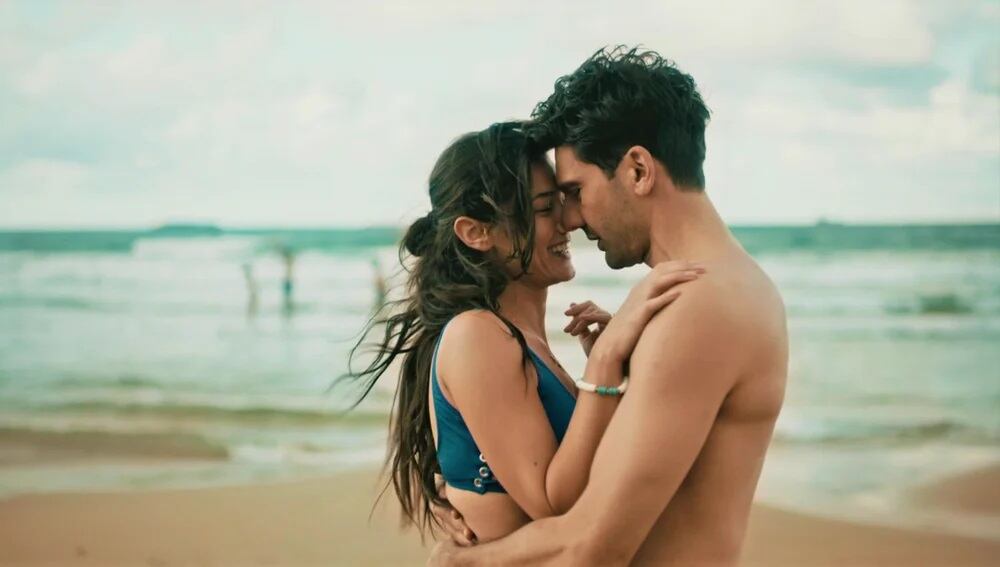 Kaan Urgancıoğlu y Pinar Deniz son protagonistas de "Secretos de familia" (Foto: Ay Yapım)