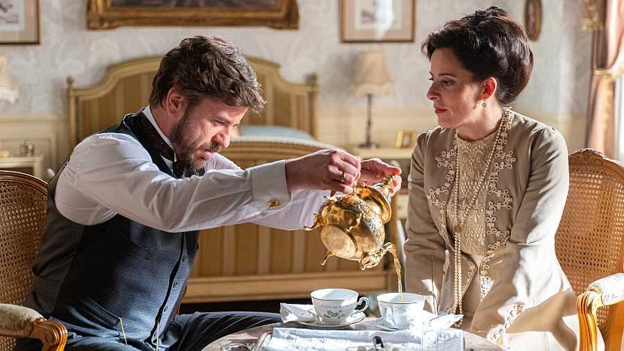 Los padres de Martina llegaron a La Promesa para encarar a su hija (Foto: RTVE)