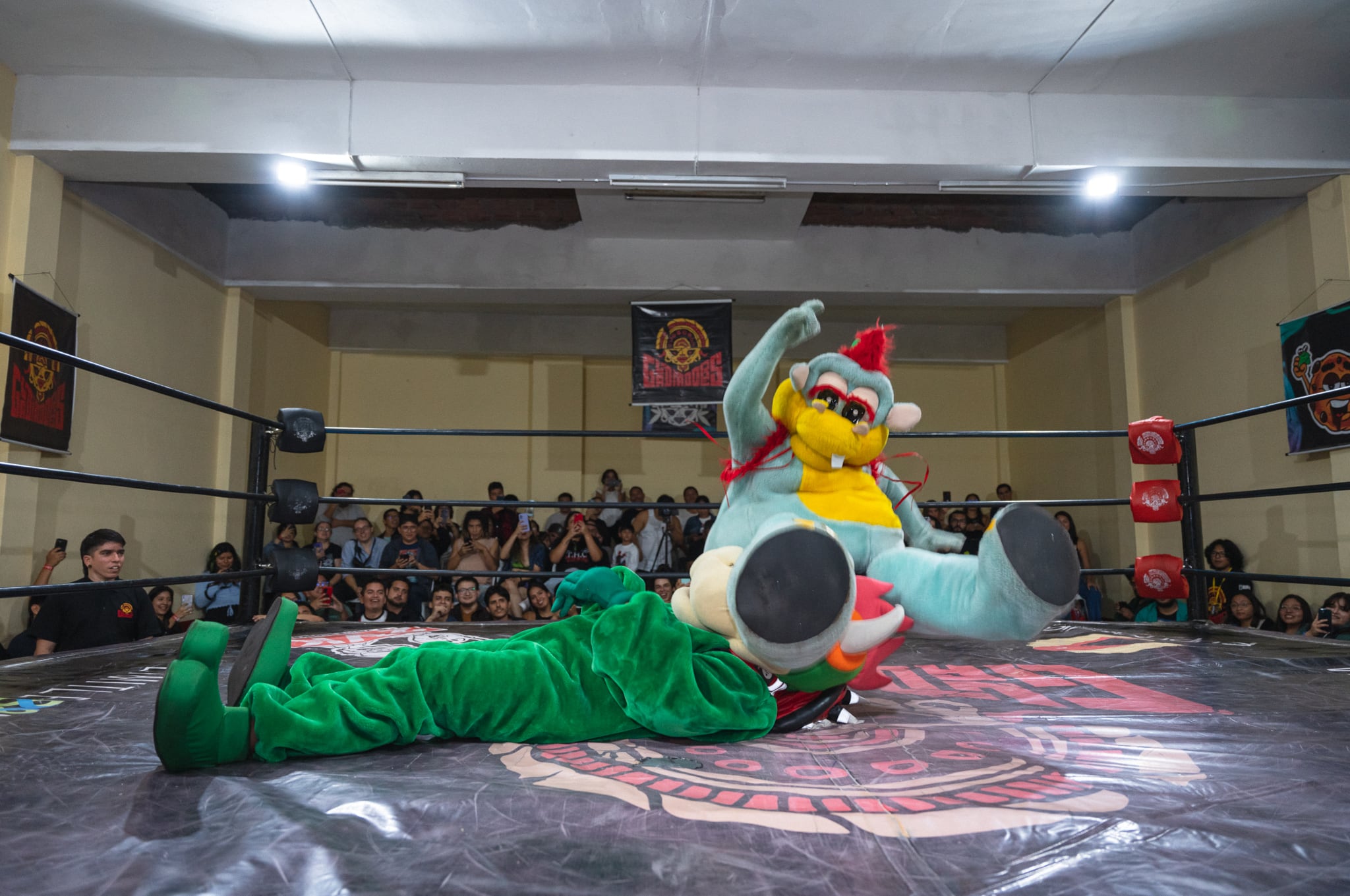 Timoteo vs. Bowser se enfrenatron en un ring de Gladiadores Perú. Foto: Jonathan Tovar.