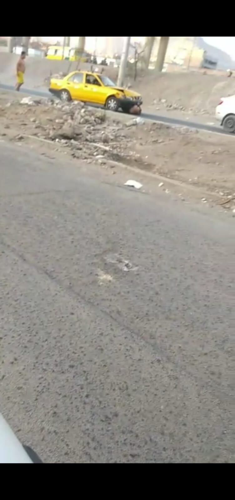 Hombre fue salvajemente atacado en Villa El Salvador. Aquí es atropellado.| Reproducción de vídeo