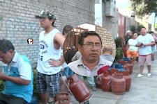 ¡El ‘Ángel del Gas’! Distribuidor vende balones a S/50 en Chorrillos mientras en otros distritos llegan hasta S/120