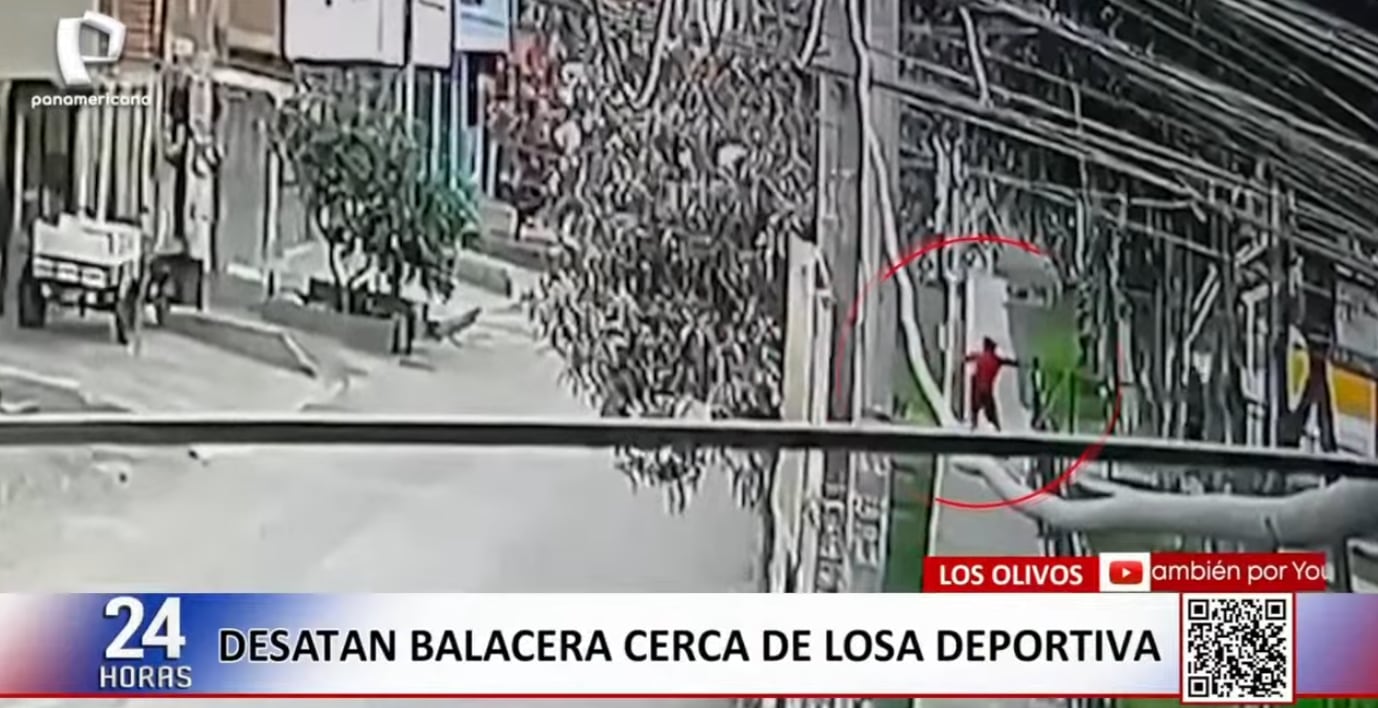 Sicario disparó a uno de ellos cerca a losa deportiva. Cámara de seguridad captó el incidente.