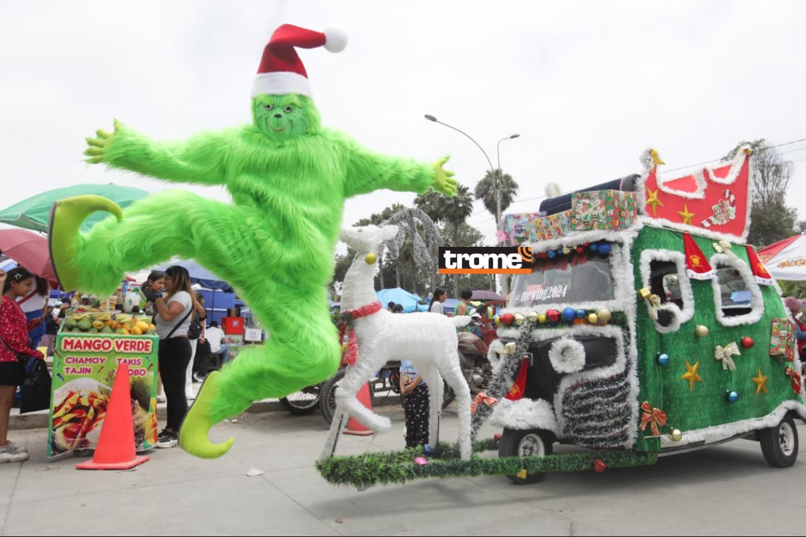 Mototaxi de estilo navideño. El 'Motonoel' y el Grinch de Villa comparten alegría en las calles y en TikTok. (Entrevista: Isabel Medina / Foto: Violeta Ayasta / Trome).