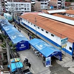 Se gastan la plata en amigas y no en hospitales