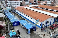 Se gastan la plata en amigas y no en hospitales