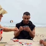 Reaparecen juntos en video en la playa