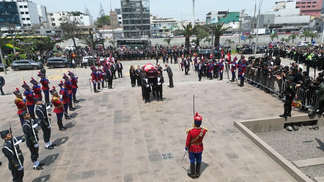 Alberto Fujimori: galería con la llegada de su féretro al Ministerio de Cultura. Foto: @photo.gec