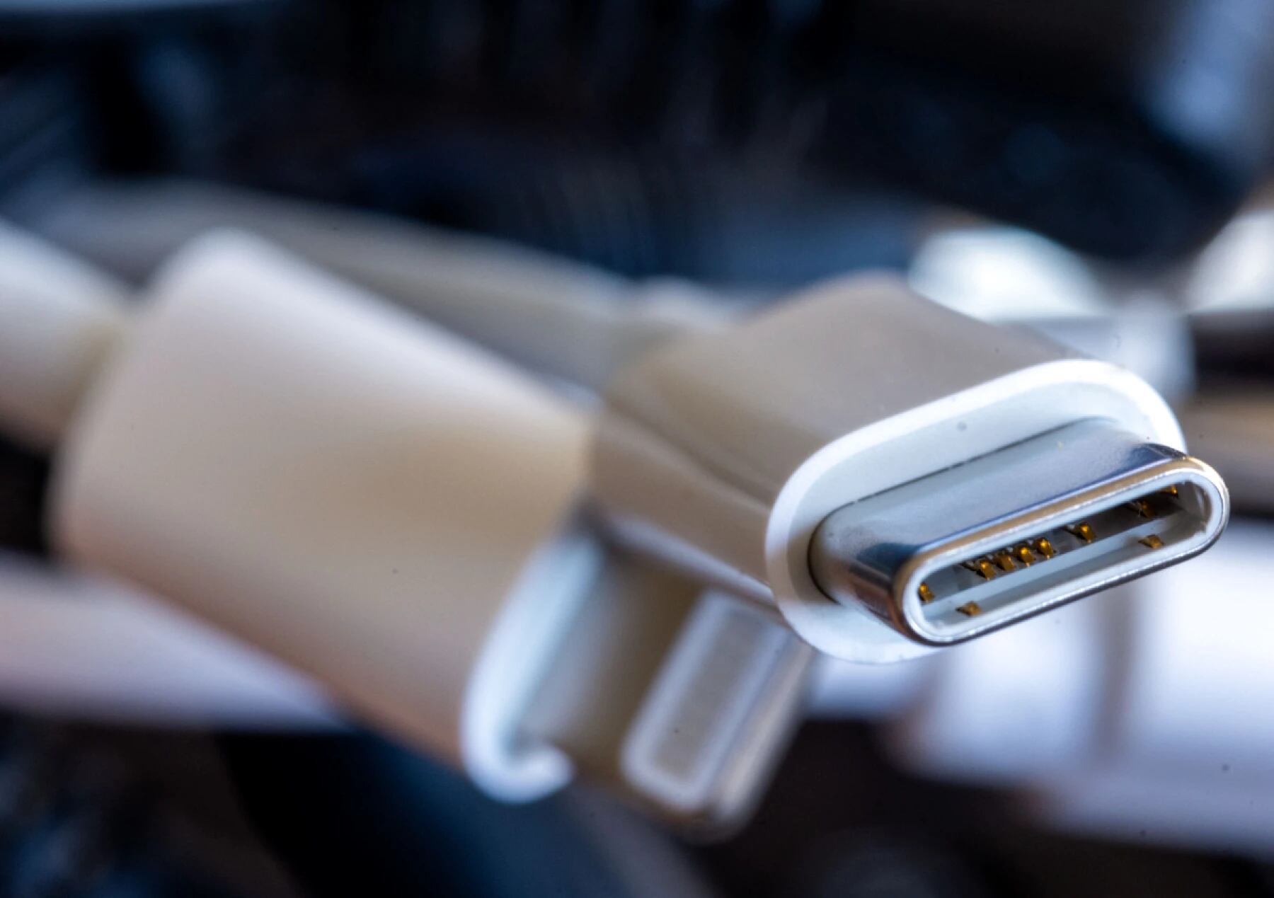 USB-C y puesto Lightning.