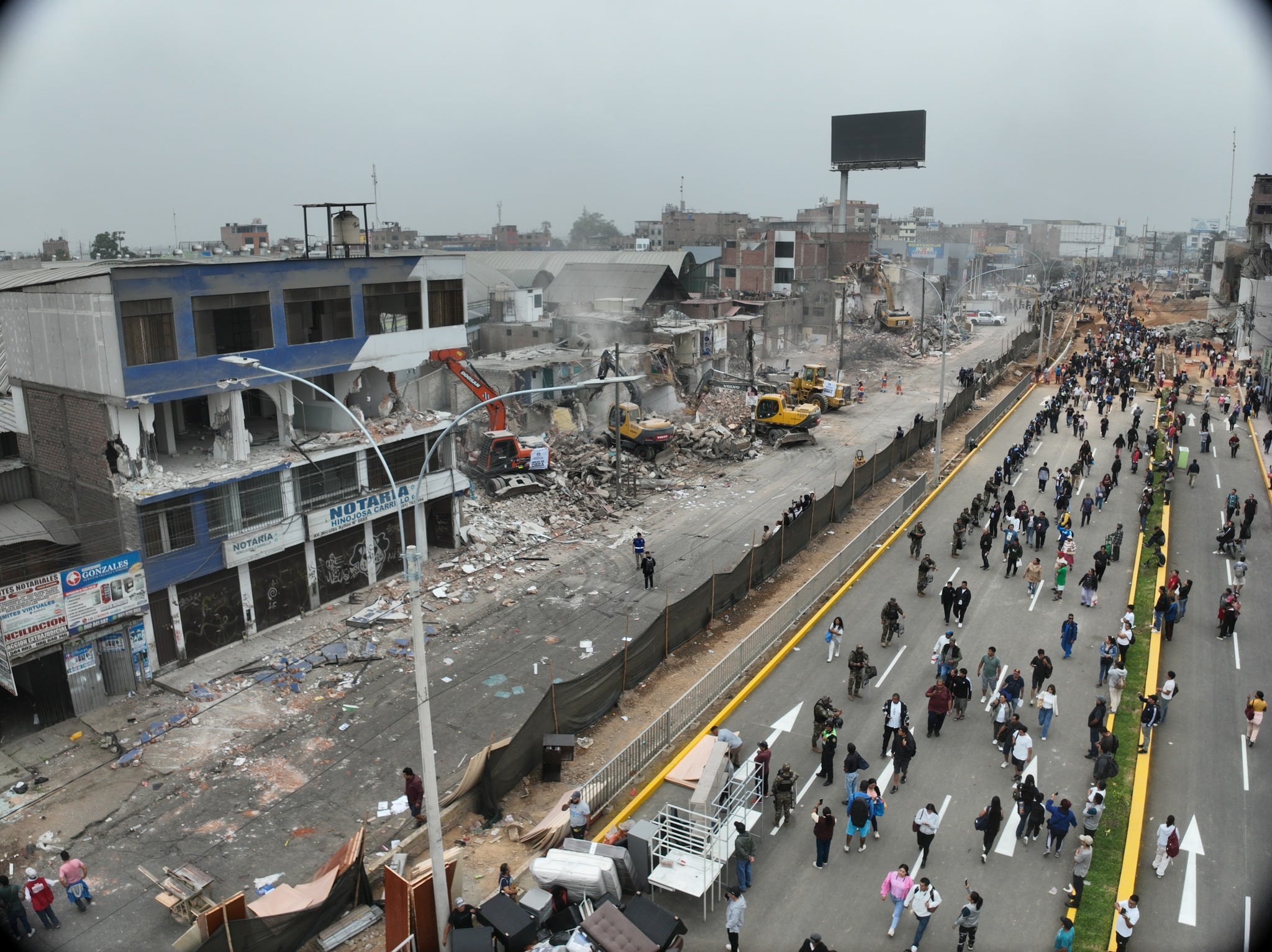 Construcciones demolidas en la Carretera Central. (Municipalidad de Lima)