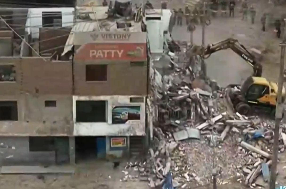 La Municipalidad de Puente Piedra ejecuta operativos para liberar áreas destinadas a vías auxiliares. (Foto: Captura de video / Canal N)