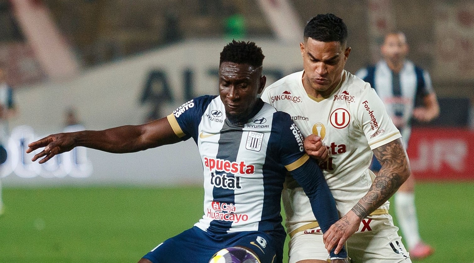 Universitario enfrenta a Alianza Lima en el Monumental