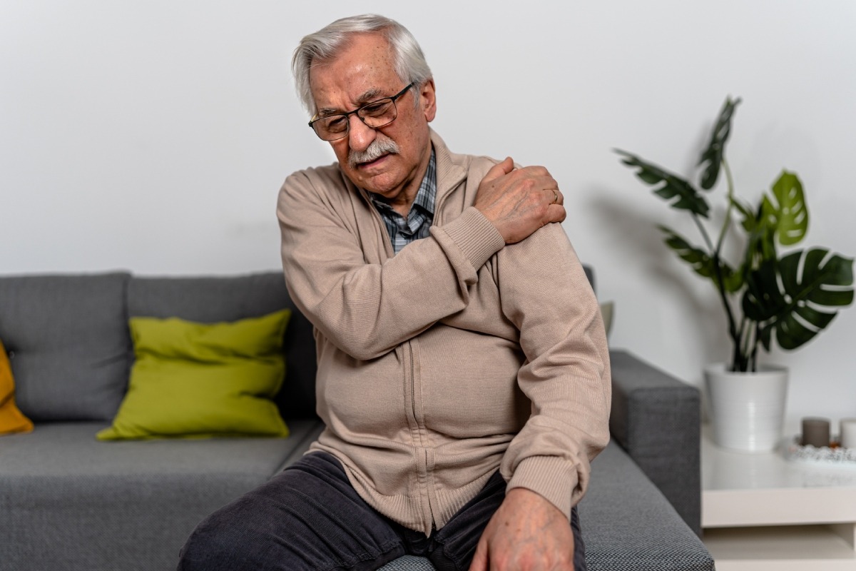 La vitamina D se encuentra de manera natural en la luz solar y se puede ingerir en la leche y derivados, pescados, carnes y huevos. También se puede administrar en pastillas. Foto: Istock.