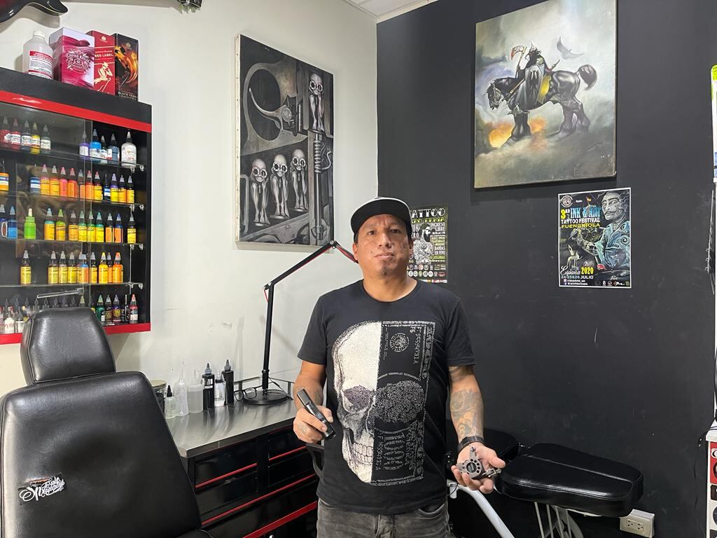 MOCRO, en su estudio del Centro de Lima.