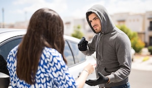 Plata o plomo en el Perú