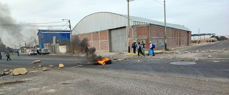 Las carreteras de Arequipa están cerradas debido a bloqueos en diferentes tramos| Foto: Majes TV