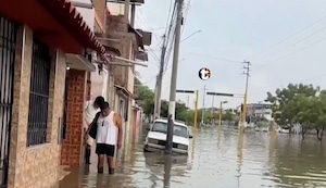 ¡Piura bajo el agua otra vez! lluvia ligera bastó para inundar calles y viviendas