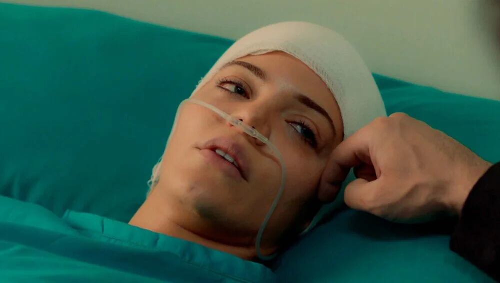 Züleyha recibió un disparo en la cabeza por parte de Vahap y estuvo luchando por su vida (Foto: Tims & B Productions)