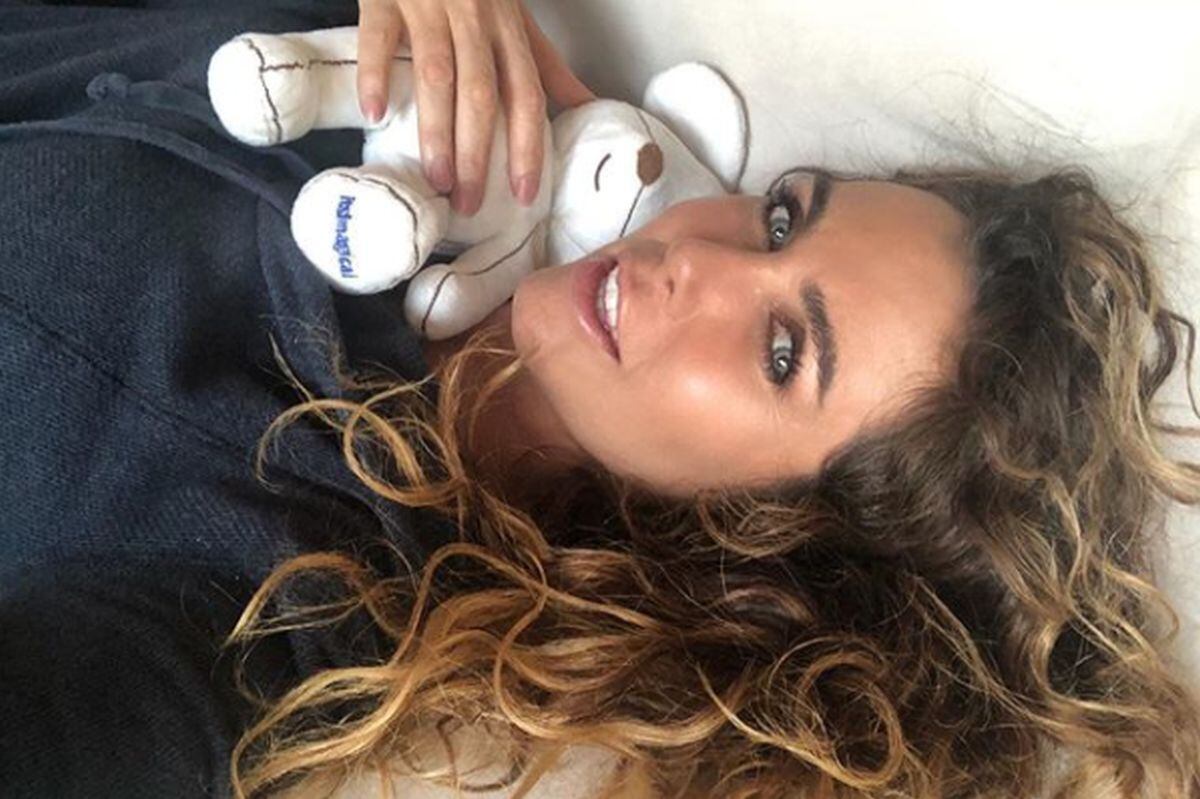 La actriz asegura que no puede salir de esta relación que en varias ocasiones la ha hecho feliz (Foto: Sabine Moussier / Instagram)