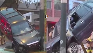 ¡Insólito! Auto terminó colgado sobre estructura metálica frente a estación del tren en Surco