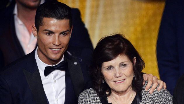 Dolores Aveiro junto a Cristiano Ronaldo. (EFE)