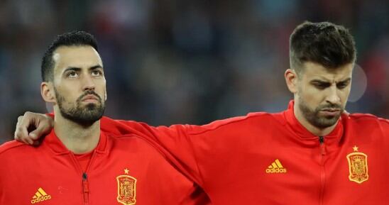 Sergio Busquets y Gerard Piqué jugaron durante más de una década en la selección española (Foto: RICHARD HEATHCOTE / GETTY IMAGES)
