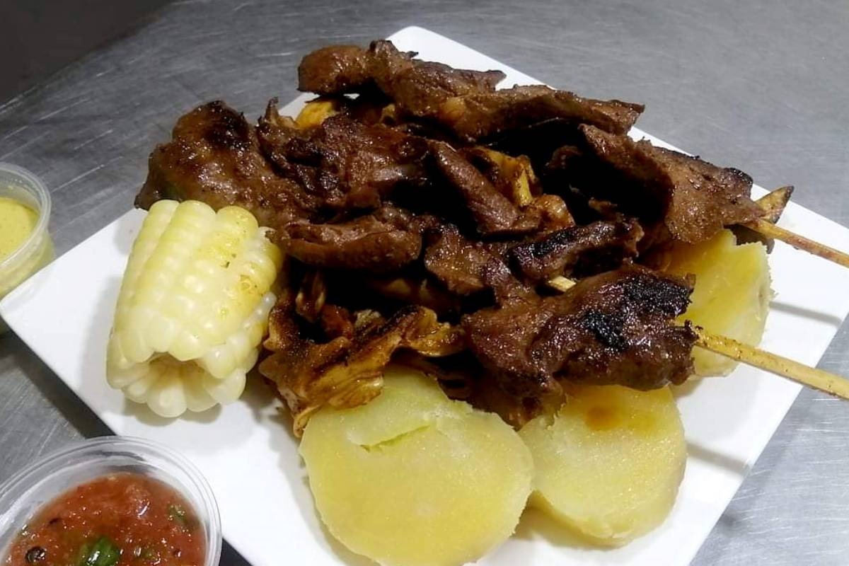 Cada tercer domingo de octubre se celebra el Día del anticucho en Perú. Foto: Difusión