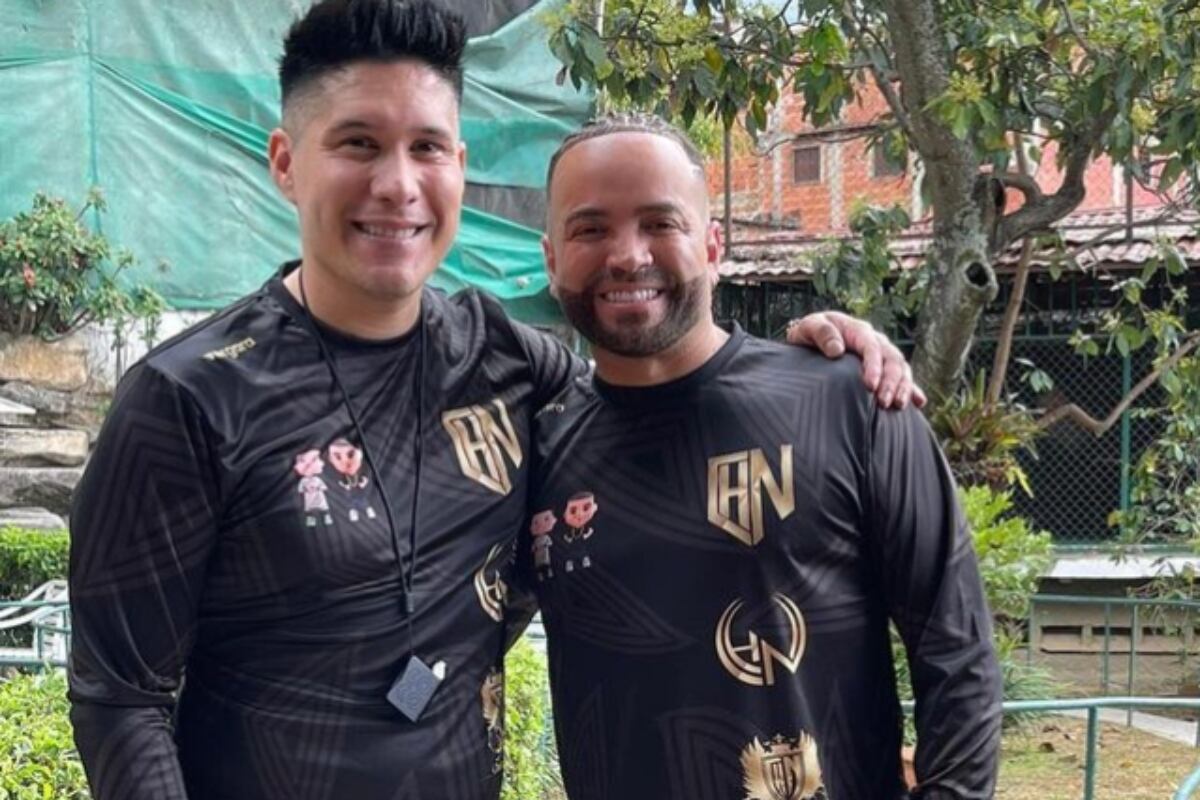 Chyno y Nacho abrazados en febrero de 2023 (Foto: Irrael Gómez / Instagram)