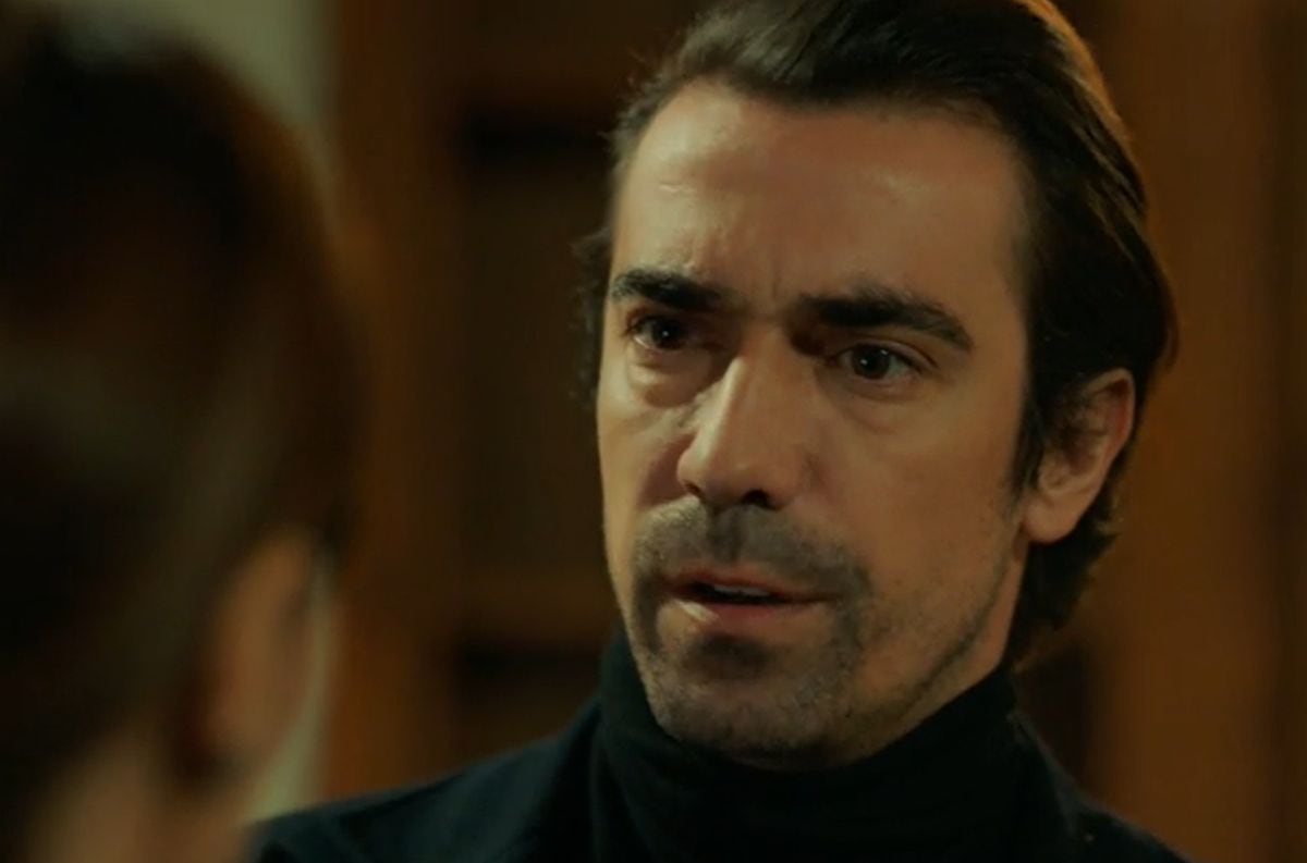 Mehmet desesperado por recuperar a Züleyha en la telenovela "Tierra amarga" (Foto: Tims & B Productions)
