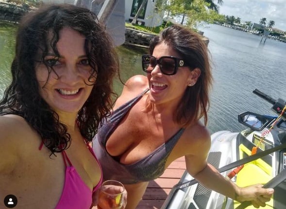 Sandra Arana actualmente tiene 47 años y se encuentra residiendo en Miami, donde inició un negocio de alquiler de ski acuático llamado 'Splash Ski Rentals’ (Foto: Sandra Arana/ Instagram)