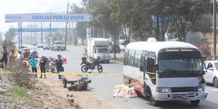 Accidente se registró a las 8:58 de la mañana en la Carretera Central, distrito de Ate. Los choferes de ambos 'Chosicanos' se dieron a la fuga. Foto: Violeta Ayasta / Diario Trome