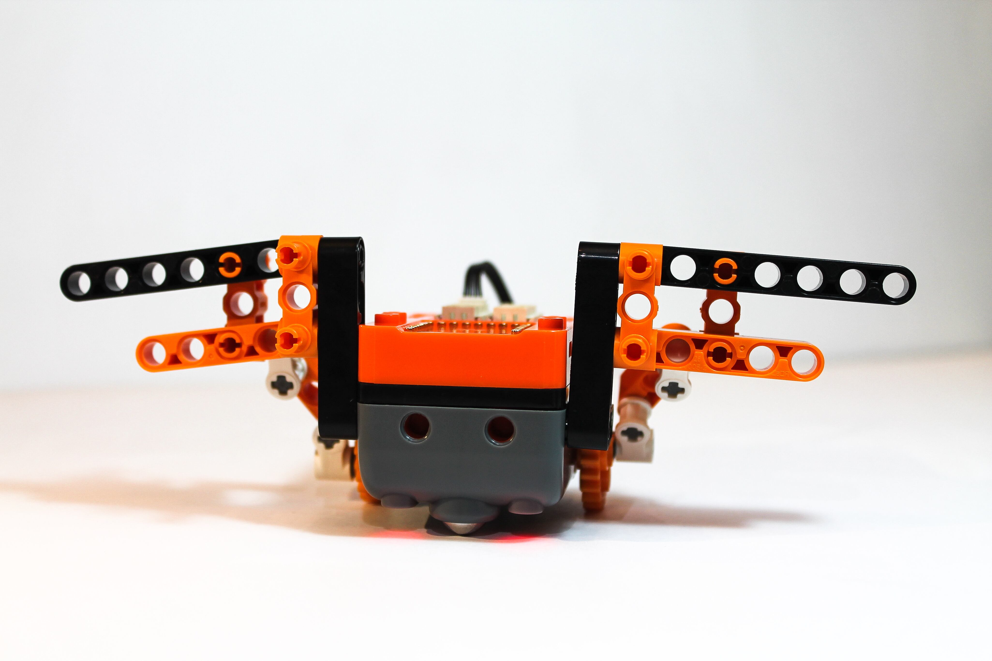 Poco a poco, Microduino Perú se posiciona como una innovación disruptiva capaz de cambiar metodologías y las modalidades transmisión del conocimiento, abriendo nuevas alternativas de aprendizaje.