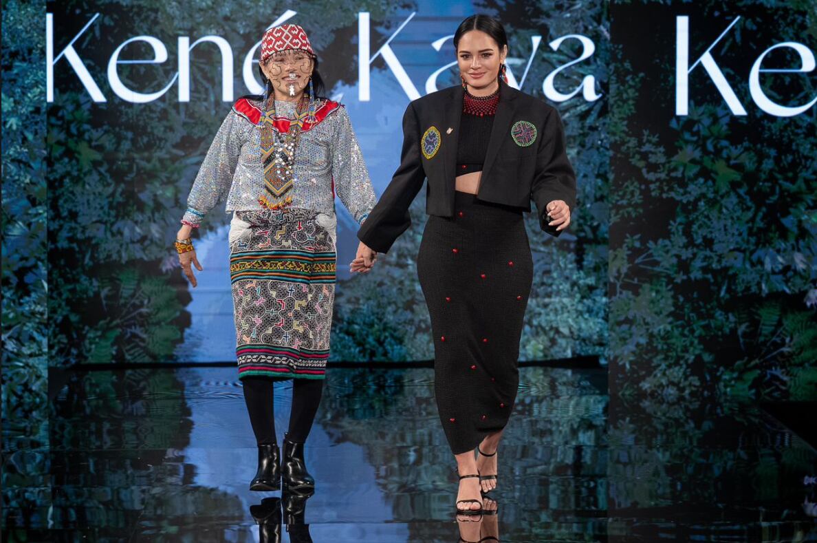 El arte textil kené shipibo-konibo en la moda internacional contemporánea del Nueva York Fashion Week. Descubre más de Kené Kaya, (Entrevista: Isabel Medina / Foto composición: Getty Images/Kené Kaya/ Trome)