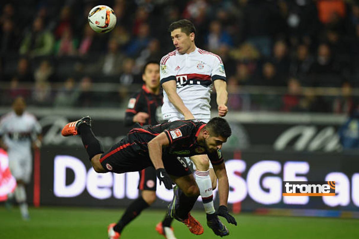 Zambrano y Lewandowski en suelo en Bundesliga (Foto: Getty Imnages)