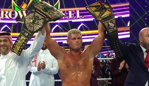 Cody Rhodes se impone a Gunther en duelo de campeones de WWE, en Crown Jewel