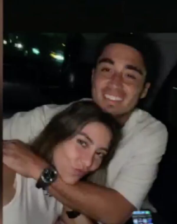 Gato Cuba y con su 'amiga'