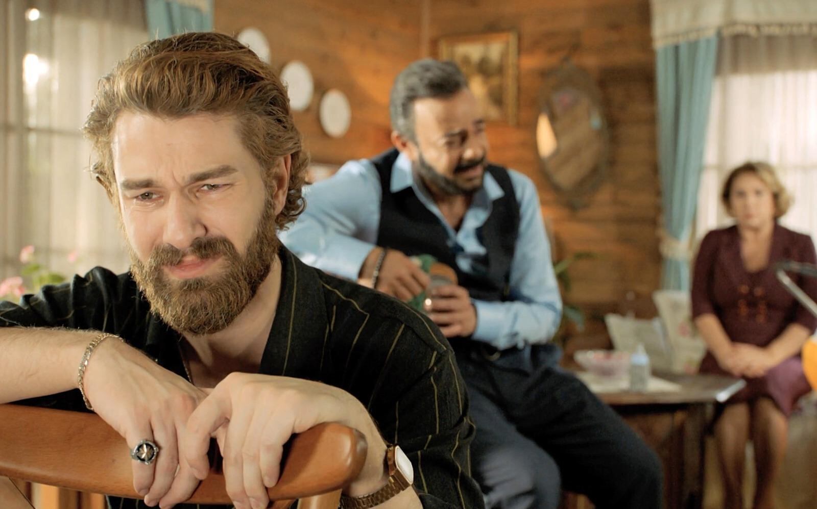 Müjgan muere y Fikret está destrozado (Foto: Tims & B Productions)