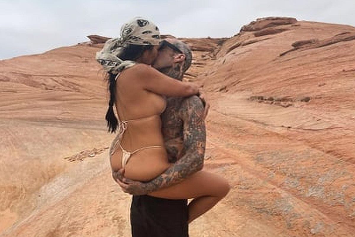 Kourtney Kardashian se escapó de viaje con Travis Barker y regalaron una imagen de infarto a sus fans. (Foto: @kourtneykardashian / Instagram)