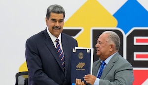 Maduro es proclamado presidente de Venezuela a menos de 12 horas de difundidos los resultados electorales