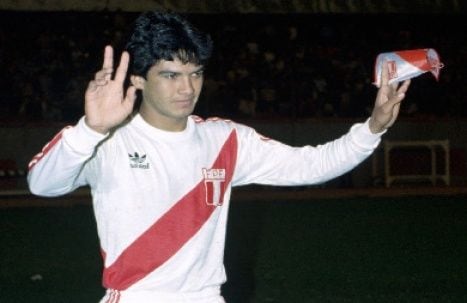 Franco Navarro fue el gran '9' de la bicolor justo en la extinción de su época dorada. (USI)