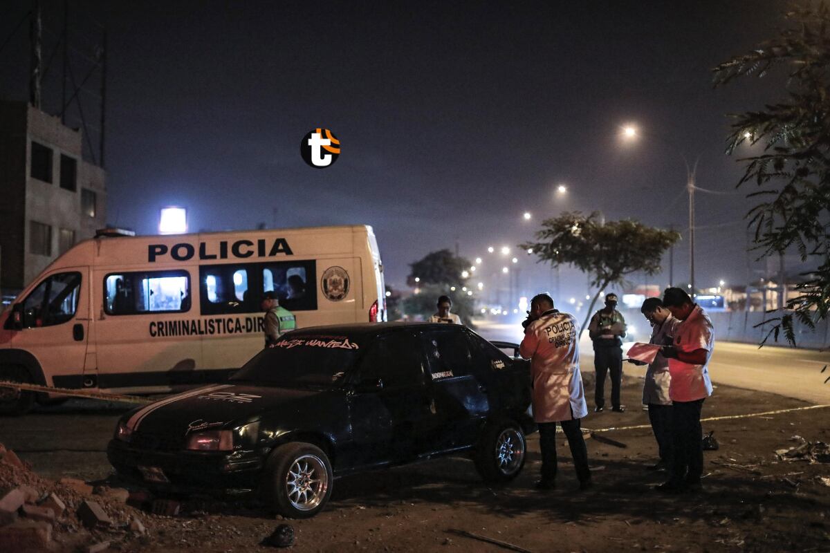 Sicariatos atacaron el vehículo de las víctimas. (Foto: Joel Alonzo/ @photo.gec)