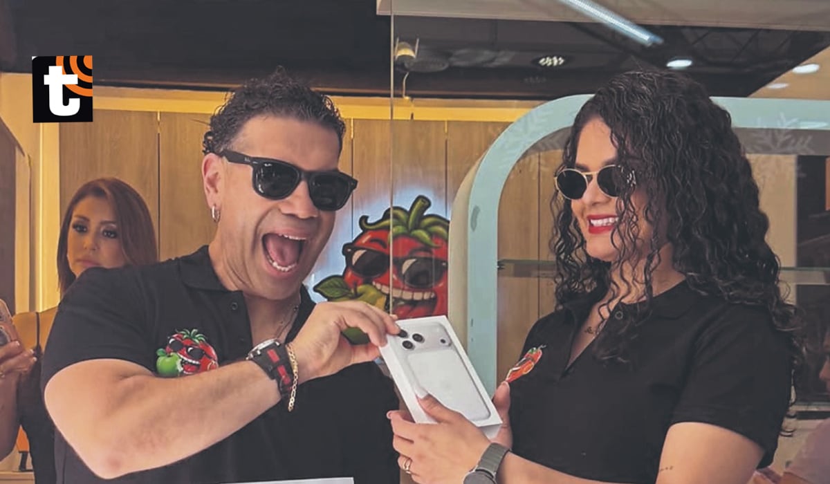 ‘Tomate’ Barraza ahora vende celulares en San Miguel con su novia: “Tenemos muchos planes a futuro”