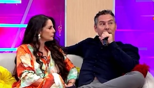 Lazlo Kovacs habla con ternura de su esposa por sus dos años de casados y Rebeca Escribens lo trolea: “Ya mi amor, a los cinco hablamos” | VIDEO