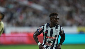 ¡Fiesta total en Matute! Eryc Castillo se luce con triplete y Alianza aplasta a Cusco FC