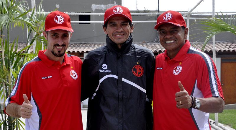 Franco Navarro fue presentado como técnico de Juan Aurich