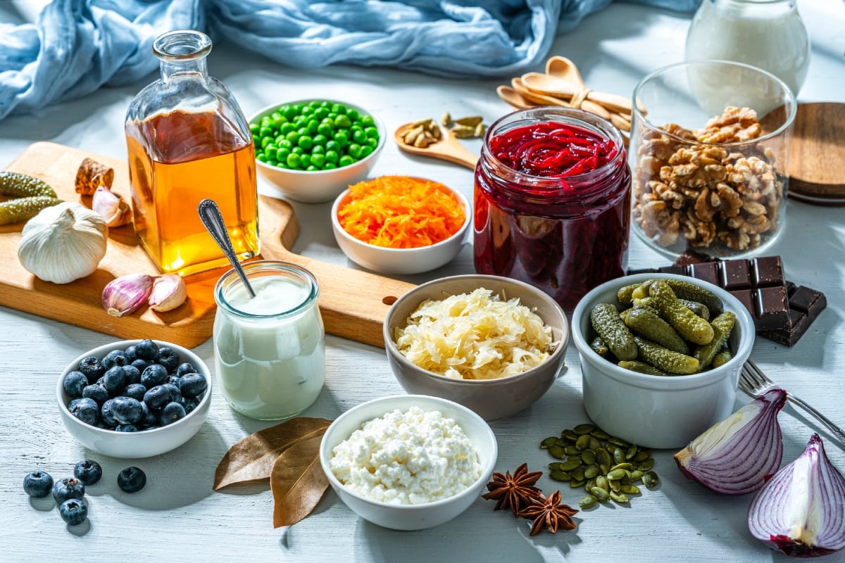 Los alimentos fermentados son una excelente opción para cuidar la microbiota intestinal. Foto: Istock.