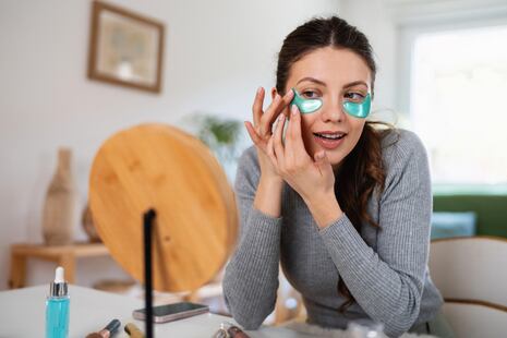 ¿Tus ojeras se ven más oscuras? Estos errores podrían ser la causa