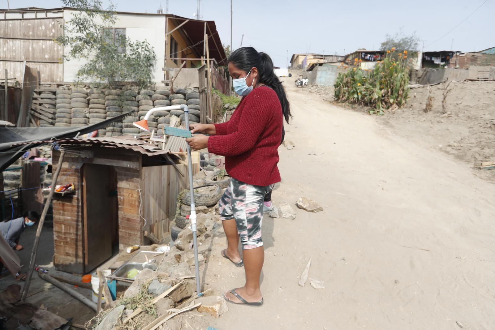 Accidente dejó cuantiosos daños en la casa. Parte del baño, cocina y lavadero terminaron destrozados. | Foto: Joseph Ángeles