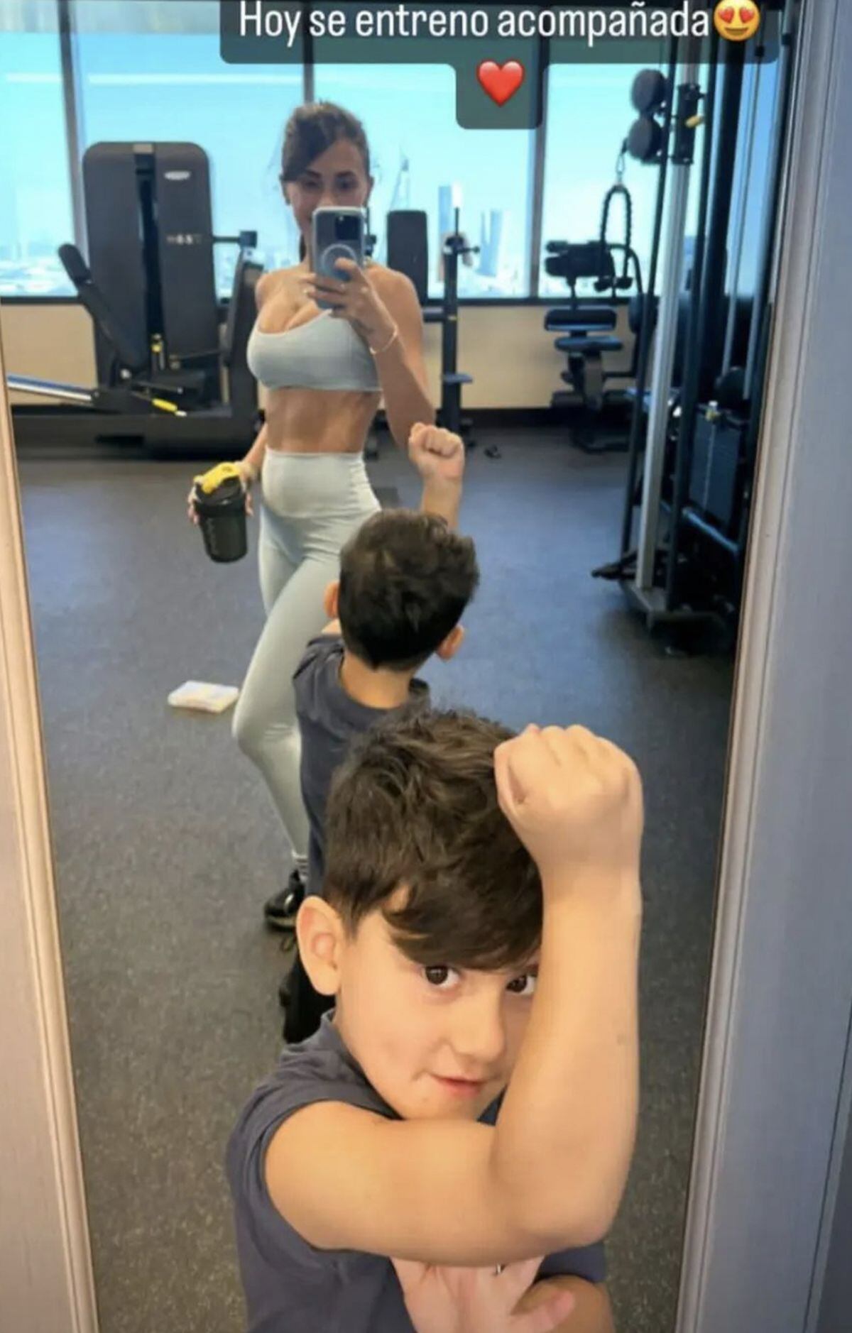 Roccuzzo junto a su hijo Ciro Messi (Foto: Antonela Roccuzzo / Instagram)