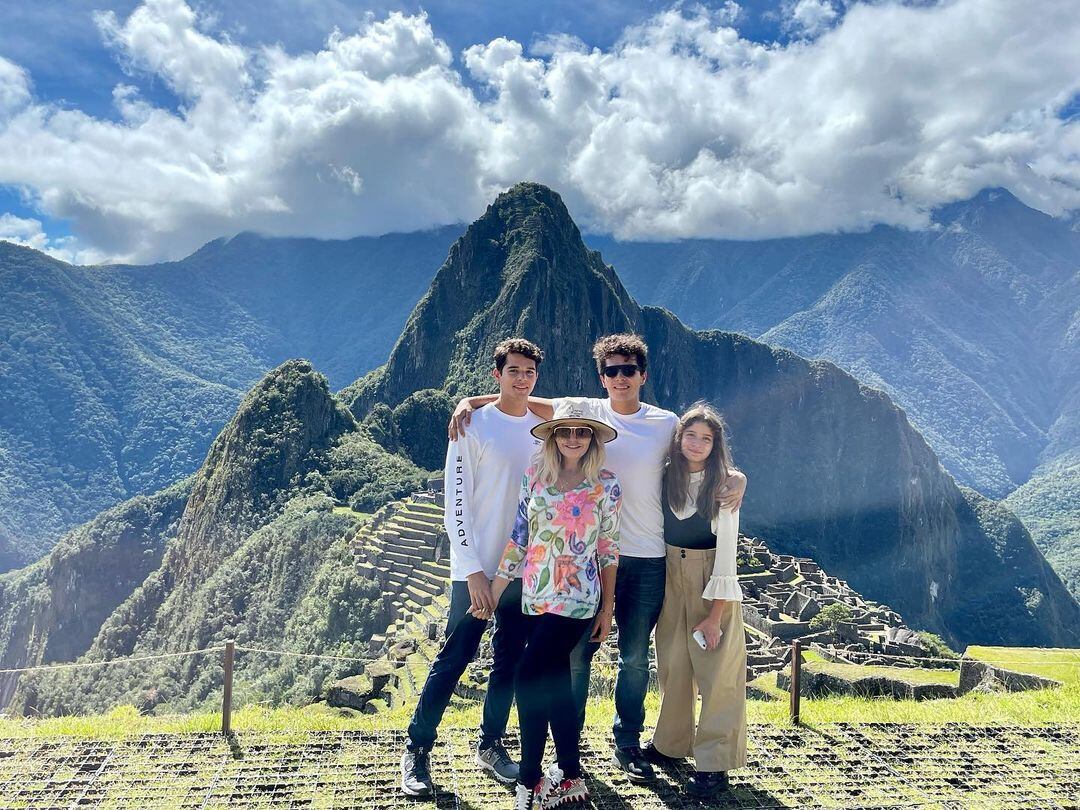 “Cusco simplemente increíble... Agradecida con la pacha mamá #machupicchu #madretierra #graciasperu”, escribió Itatí Cantoral. (Instagram @itatic_oficial)
