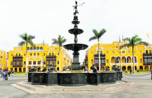 PLAZA MAYOR
DE LIMA